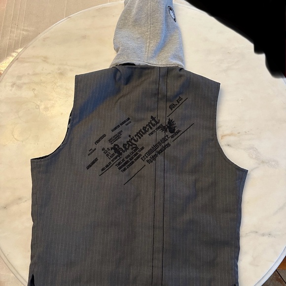 Arsenal 43, Size Large, Grey, Black, Removable hood - Picture 6 of 8